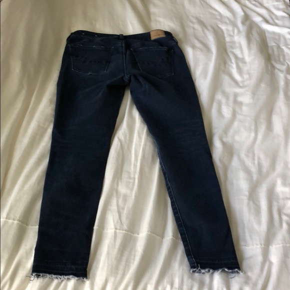 AE Dark-wash, super-stretch jeggings, size 6R - Picture 3 of 7